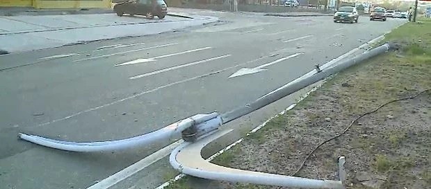Acidente causa queda de poste no Angelim, em São Luís
