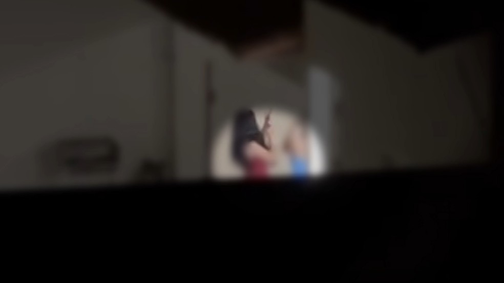 Adolescentes se exibiam com armas de fogo enquanto dançavam  — Foto: PM/Divulgação