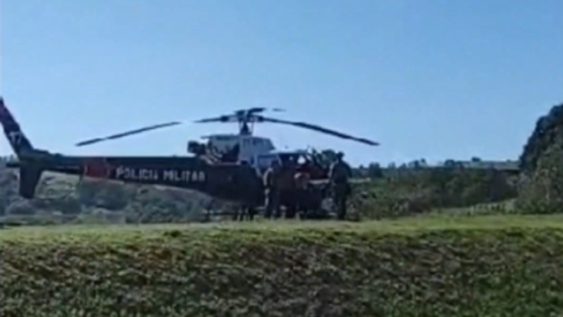 Homem cai em fossa e é socorrido pelo Helicóptero Águia em Sorocaba