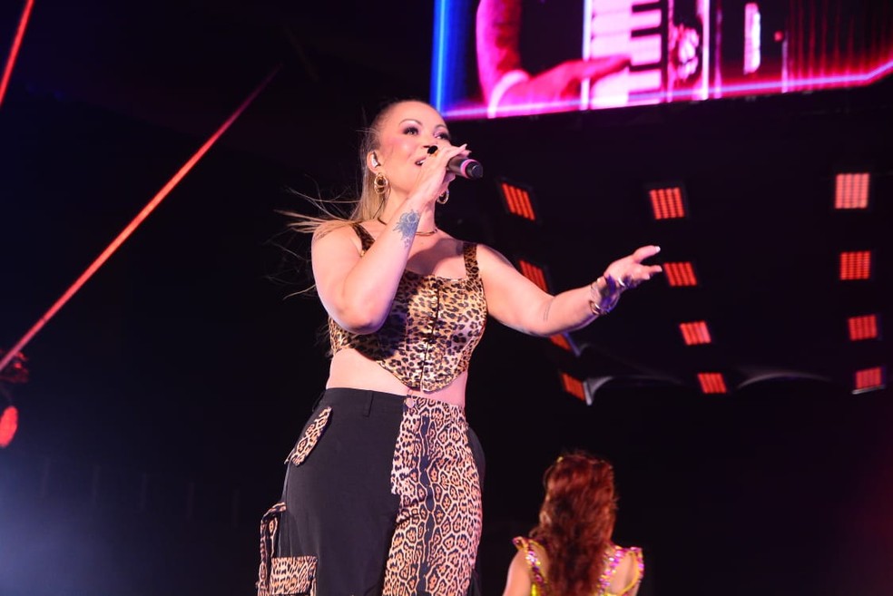 Solange Almeida agita pblico no ensaio de vero de Anitta em Salvador  Foto: Joilson Csar/ Ag. Picnews