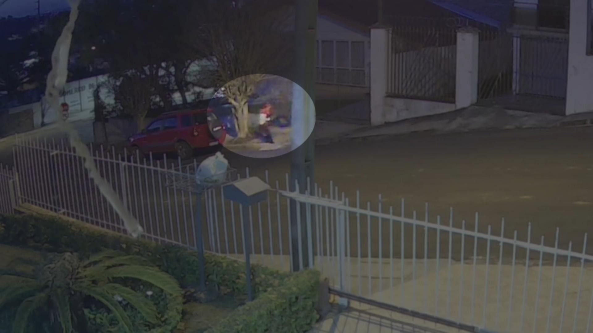 Vídeo: roda de carro se solta após batida e atinge mãe e filha em Ponta Grossa