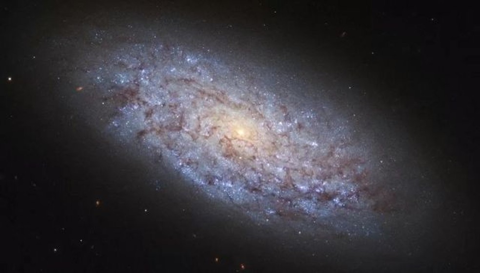As galáxias estão se afastando umas das outras mais rápido do que o previsto pelo Modelo Padrão — Foto: ESA/NASA