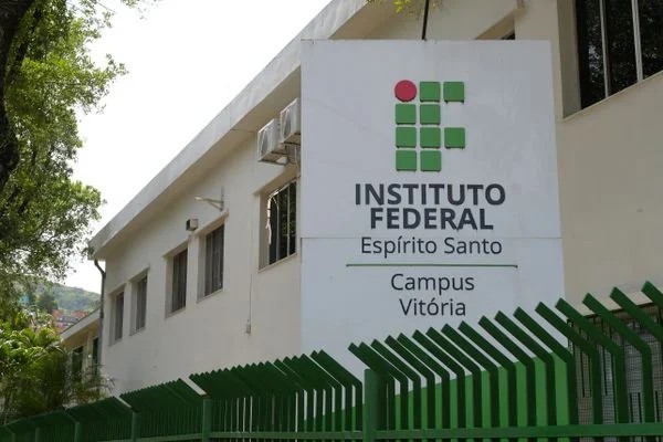 Coordenador de Instituto Federal é preso por agredir e ameaçar a ex-companheira no ES