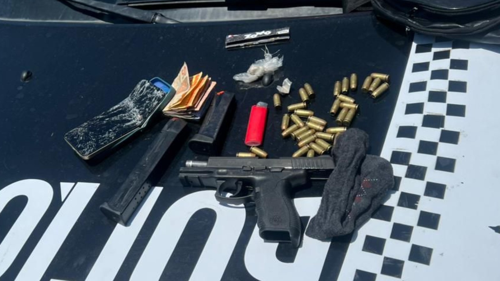 Polícia prende seis pessoas e apreende armas e drogas em operação em Pindoretama