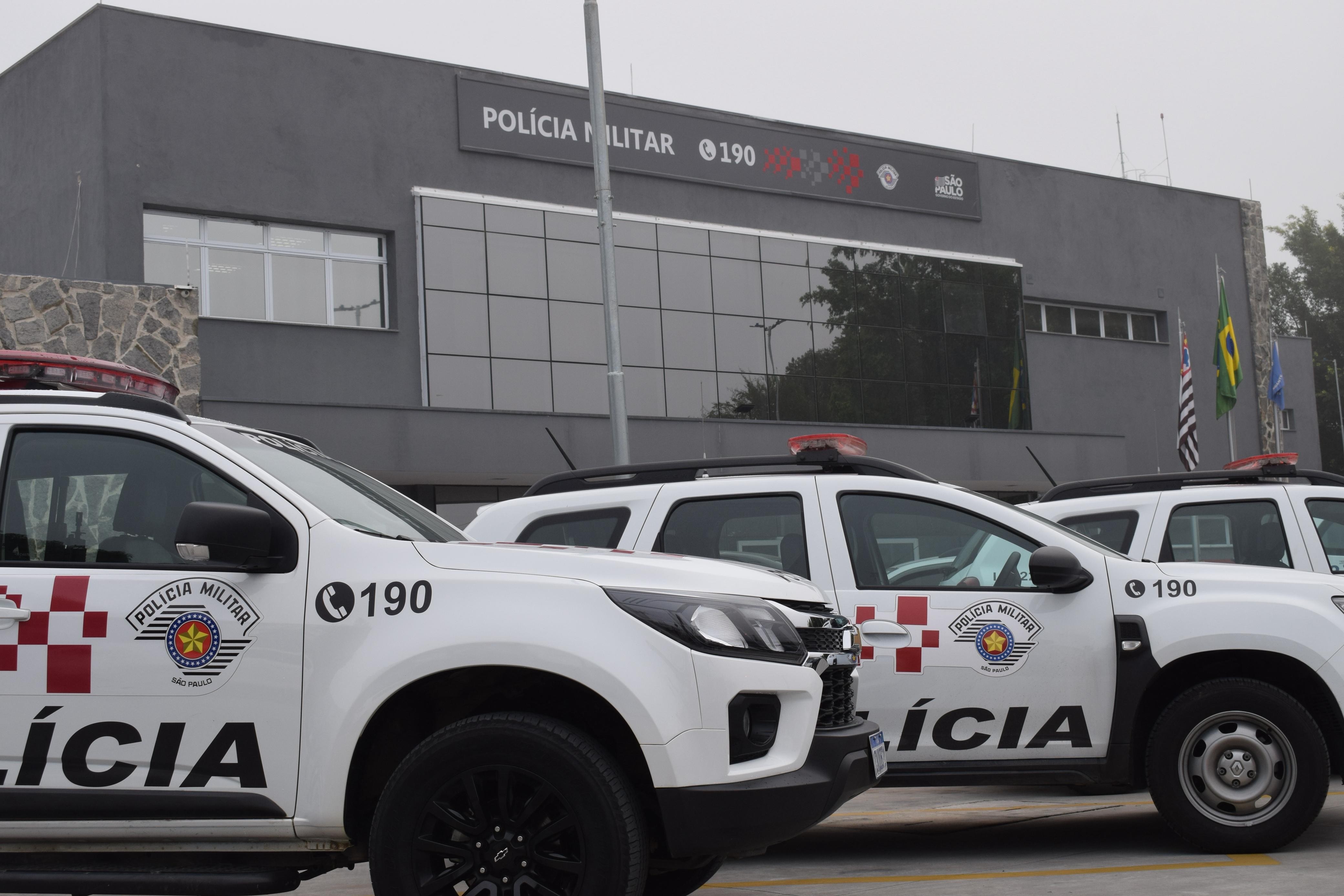 Homem é preso ao tentar vender arma em supermercado de São José dos Campos