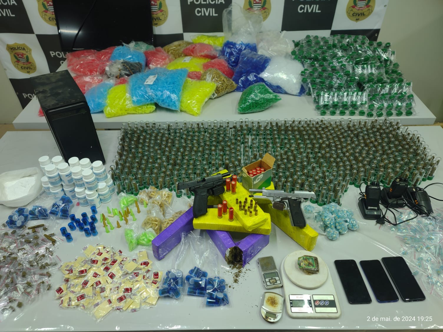 Polícia Civil encontra 'casa bomba' com muita droga e prende homem por tráfico em Campinas 