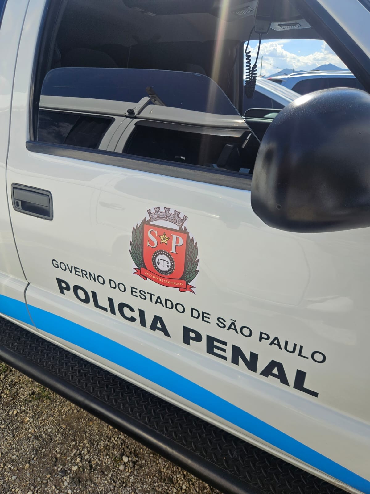 Polícia apreende carros utilizados como ‘viaturas falsas’ para filmagens em Tremembé, SP