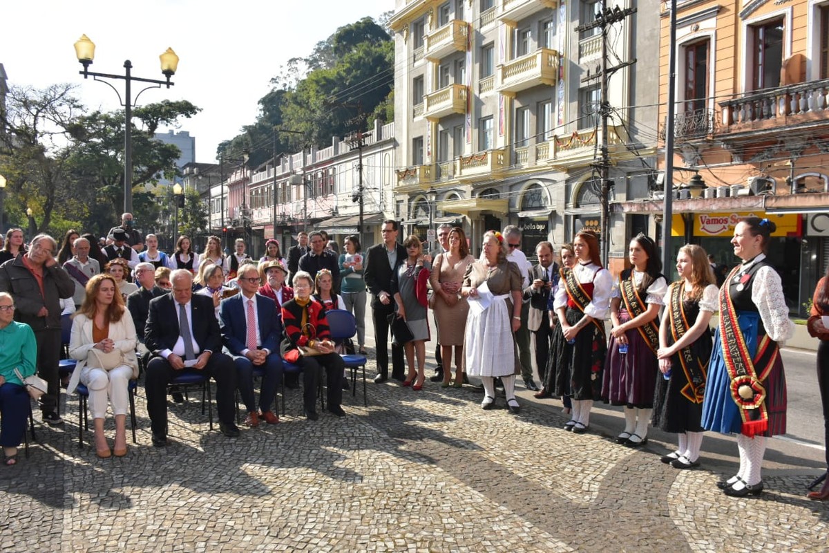 Petrópolis feiert den Tag der Deutschen Kolonie mit ökumenischen Ehrungen und Gottesdiensten im Palácio de Cristal |  Bergregion