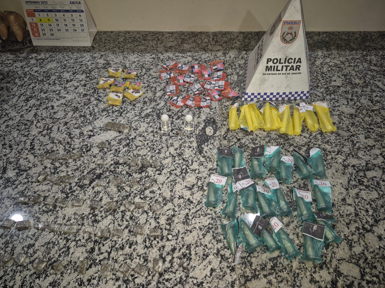 Jovem e homem são mortos a tiros em Volta Redonda