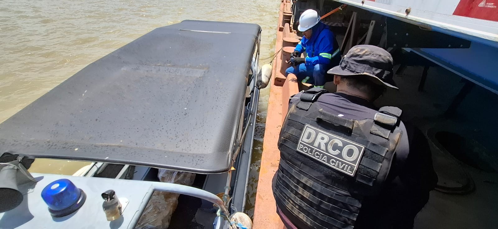 Polícia encontra 50 kg de drogas escondidos em embarcação na ilha de Cotijuba, em Belém