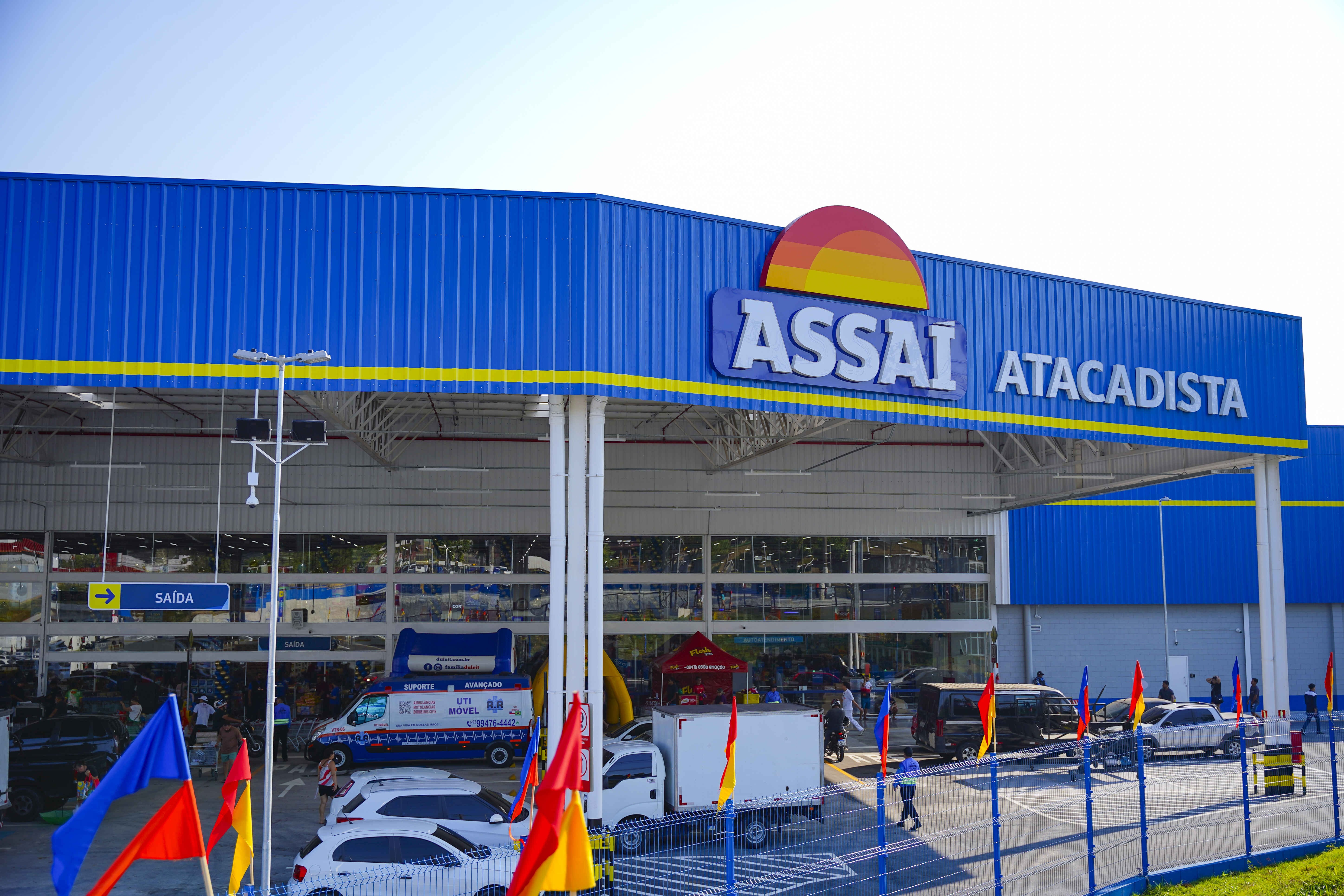 Rede de supermercados abre 145 vagas de emprego na Bahia; saiba como se inscrever