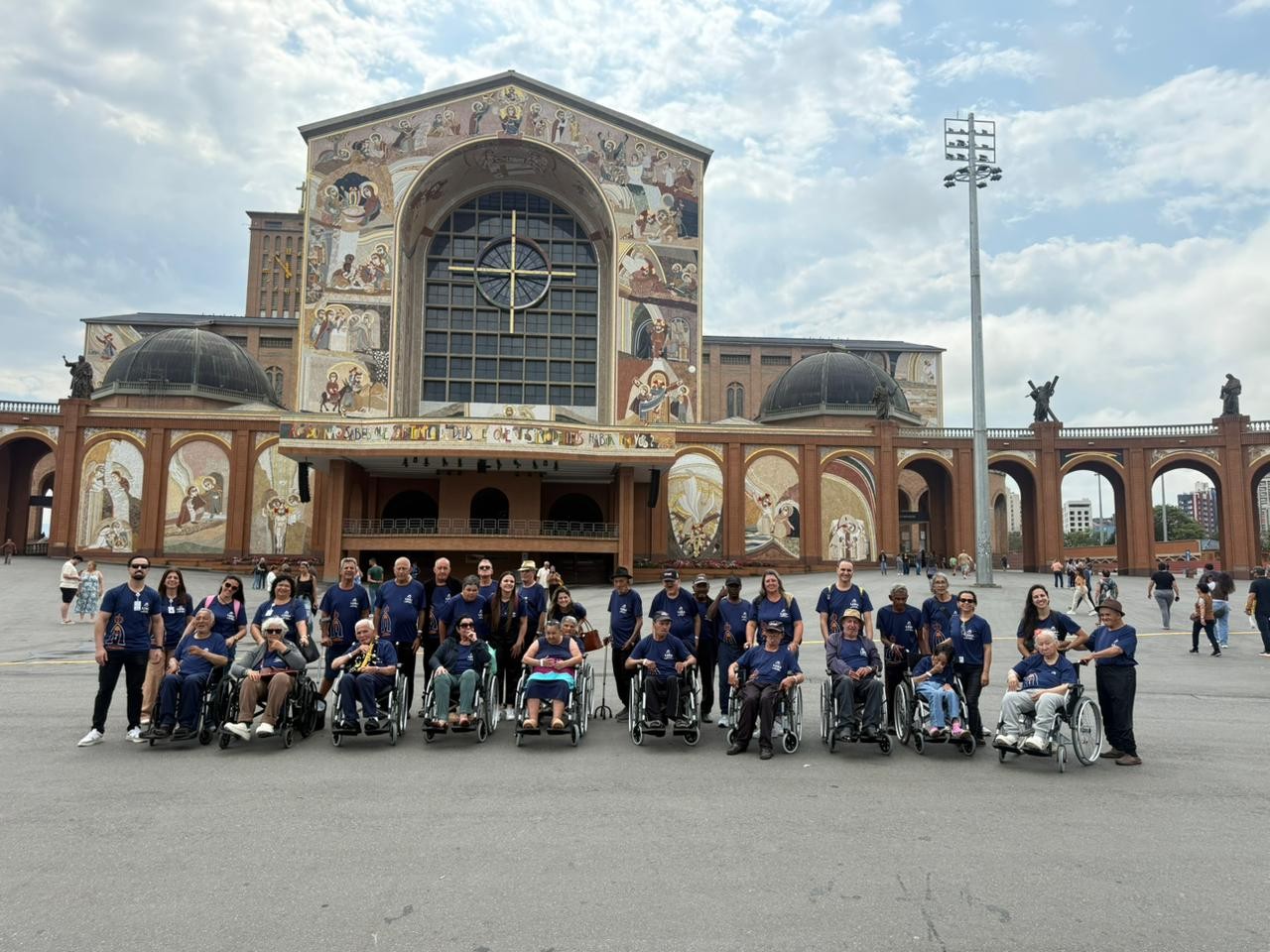 Lar Irmã Maria Augusta realiza primeira romaria ao Santuário Nacional de Aparecida – Crédito: Divulgação.