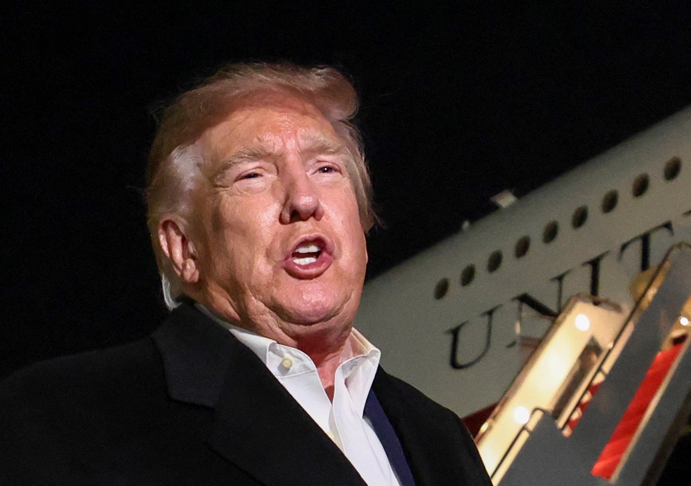 Donald Trump na base a�rea Andrews. � Foto: Kevin Lamarque/Reuters