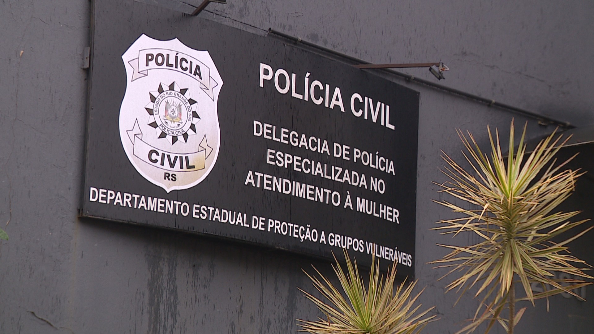 Mulher é morta a facadas pelo ex-companheiro 3 dias após conseguir medida protetiva no RS, diz polícia