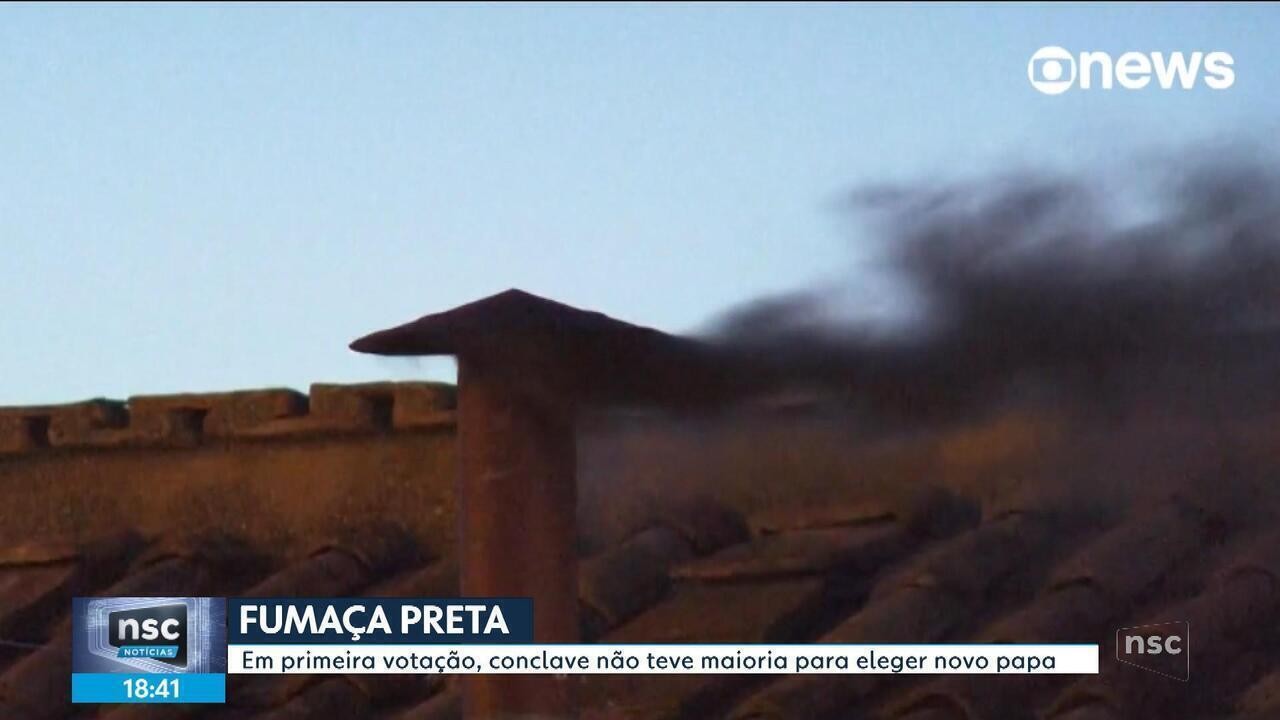 Chaminé da Capela Sistina: tradição da fumaça para anunciar papa tem 'apenas' duas centenas de anos e começou fora do Vaticano