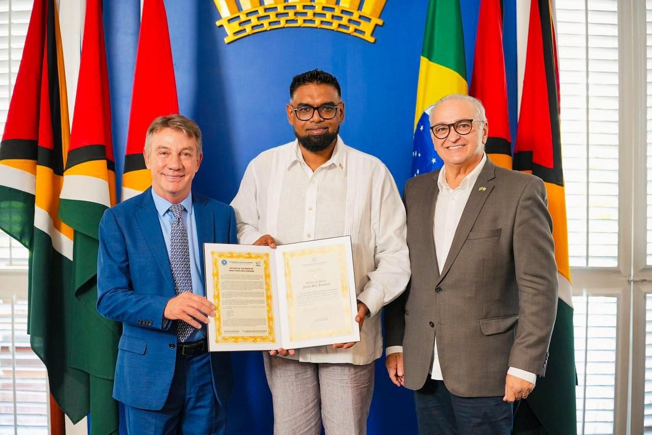 Roraima formaliza intenção para usar porto da Guiana como rota comercial internacional