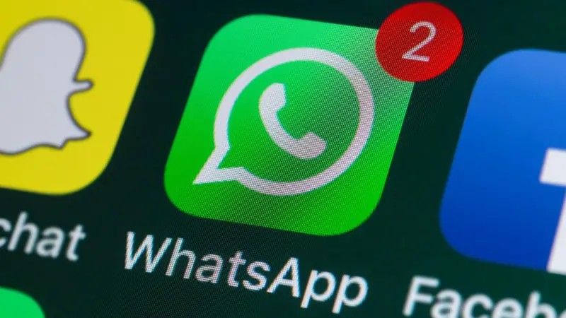 Como funciona e como ativar a nova ferramenta do WhatsApp para resumir conversas com IA