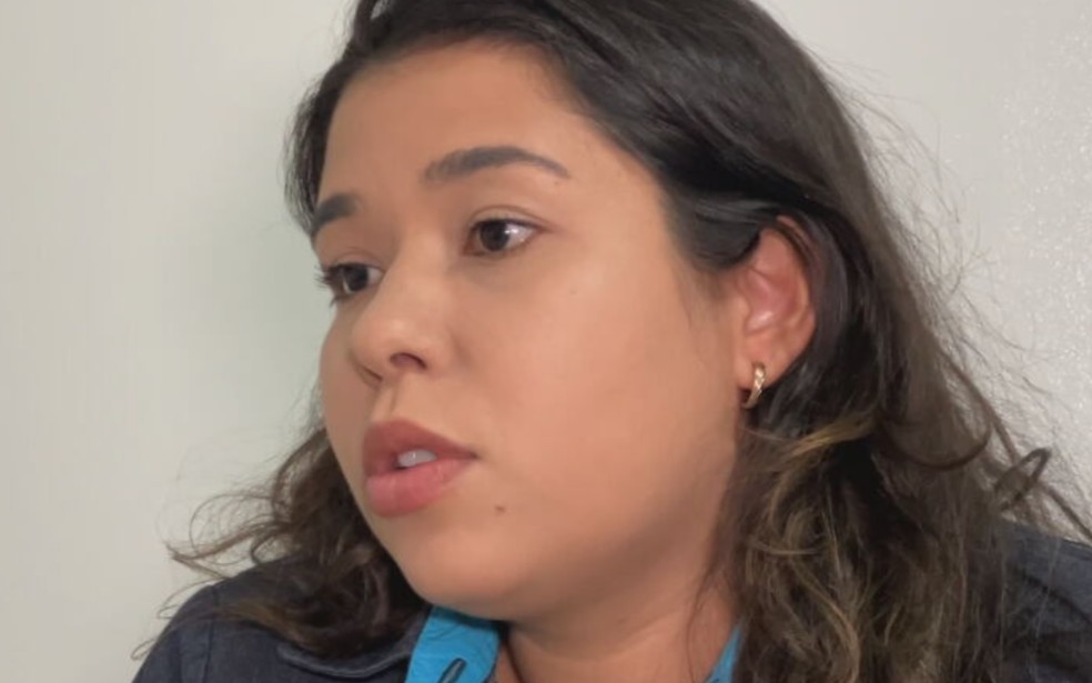 2 de 7
A m&eacute;dica veterin&aacute;ria Mariana de Almeida Viana alerta que a alimenta&ccedil;&atilde;o inadequada e a falta de escova&ccedil;&atilde;o podem ser os causadores do mau h&aacute;lito &mdash; Foto: TV TEM/Reprodu&ccedil;&atilde;o