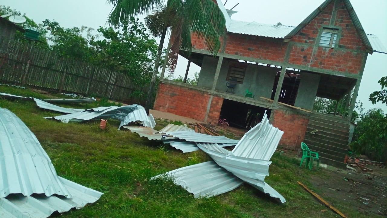 Temporal destrói e destelha casas em Envira, no interior do AM