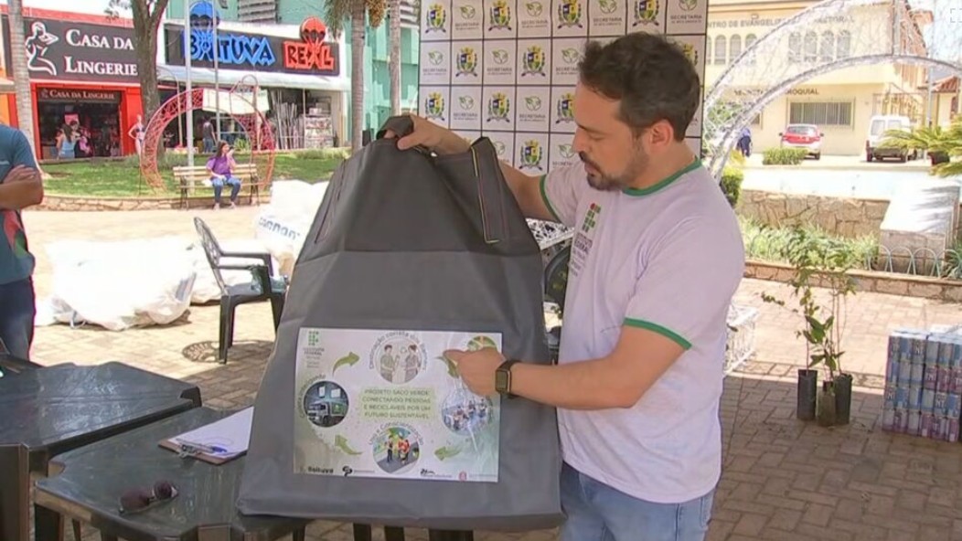 Projeto que transforma banners em ecobags amplia quantidade de lixo reciclado em Boituva