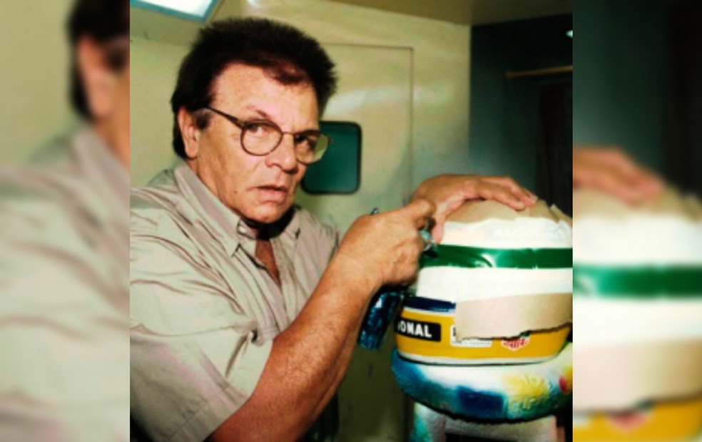 Sid Mosca pintando capacete de Ayrton Senna — Foto: Arquivo pessoal