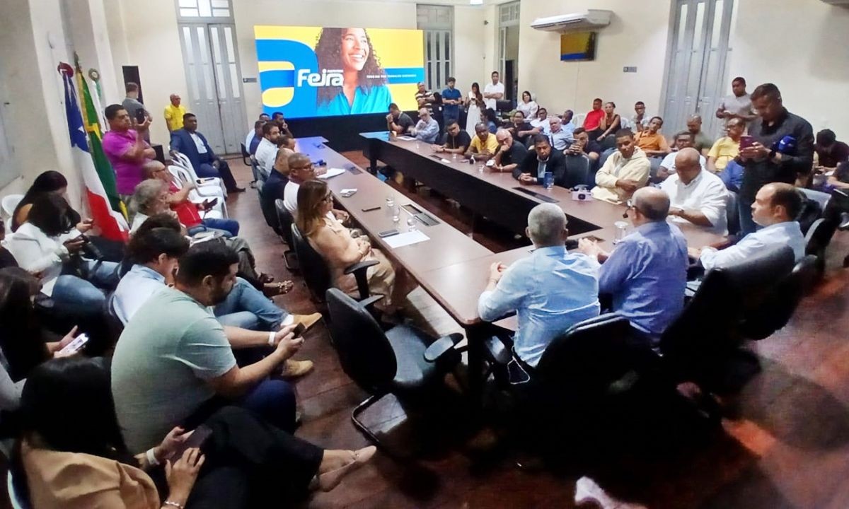 Prefeitura de Feira de Santana anuncia convocação de 300 professores aprovados em concurso público