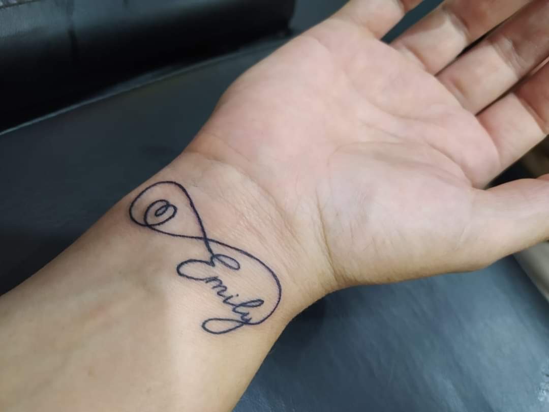 Vítima do PR que denunciou mulher presa por se passar por criança em SC tatuou nome falso usado pela suspeita: 'Chamava meus filhos de irmãos'