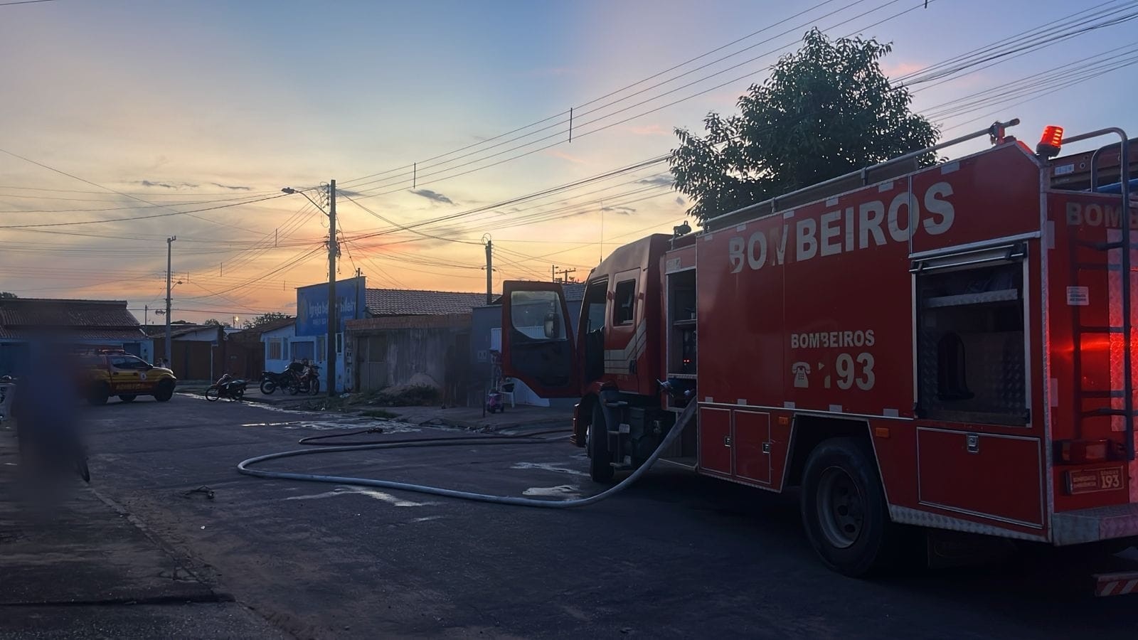 Mulher é encontrada morta dentro de casa que pegou fogo em Palmas