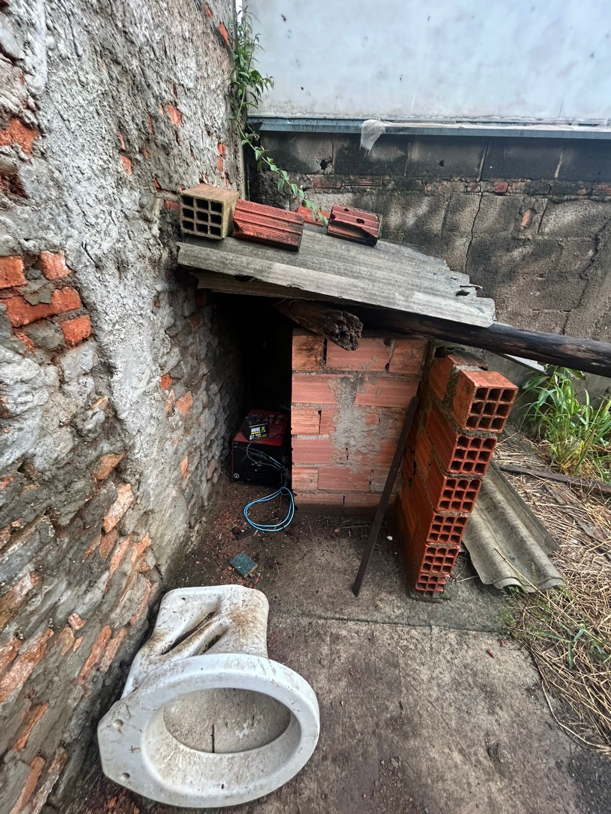 Dupla suspeita de roubar e matar homem espancado com pedra na cabeça em Piracicaba é presa após sequestrar motorista de app