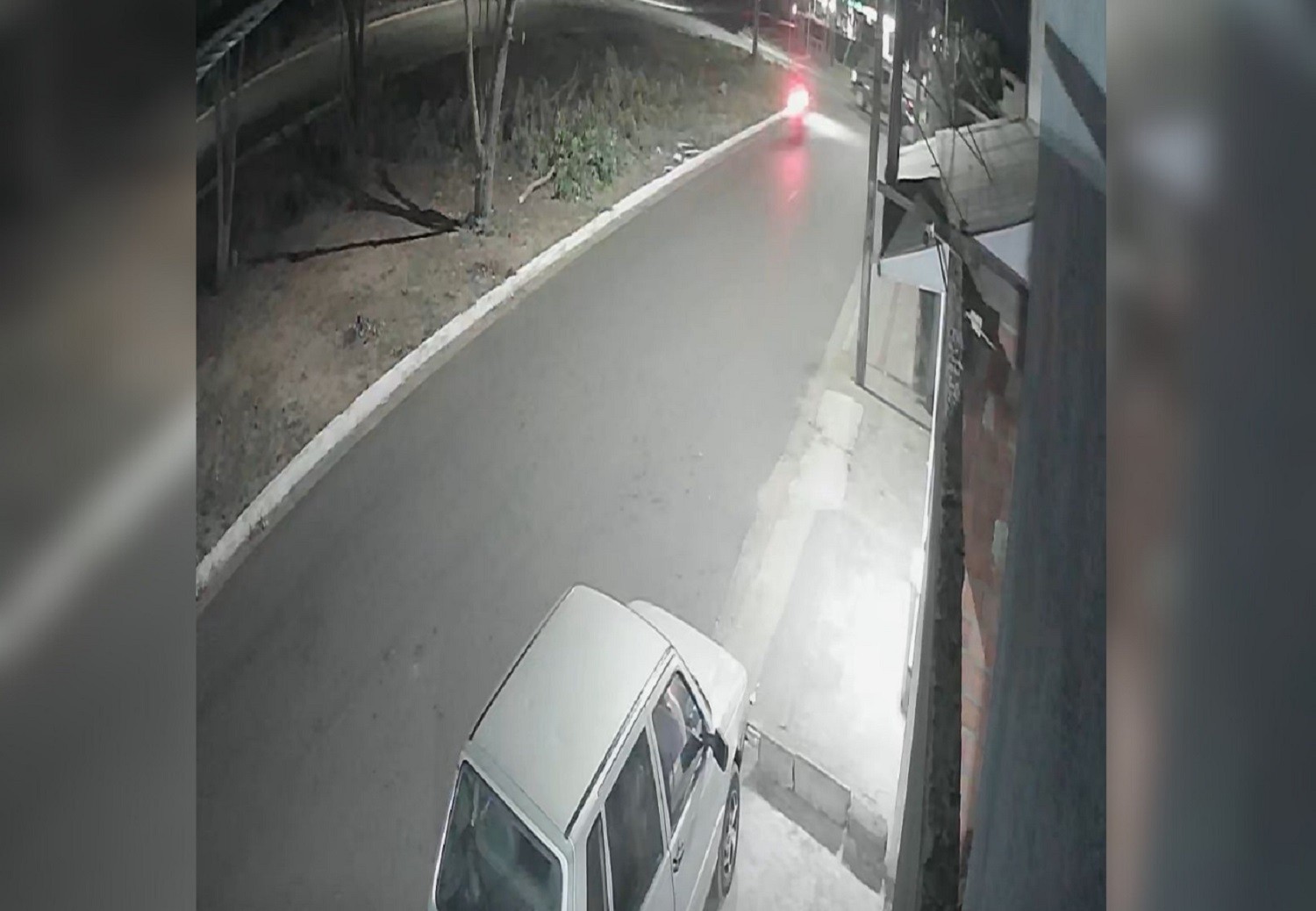 Três pessoas morrem após acidente entre moto e caminhonete em cruzamento de Araguaína; VÍDEO