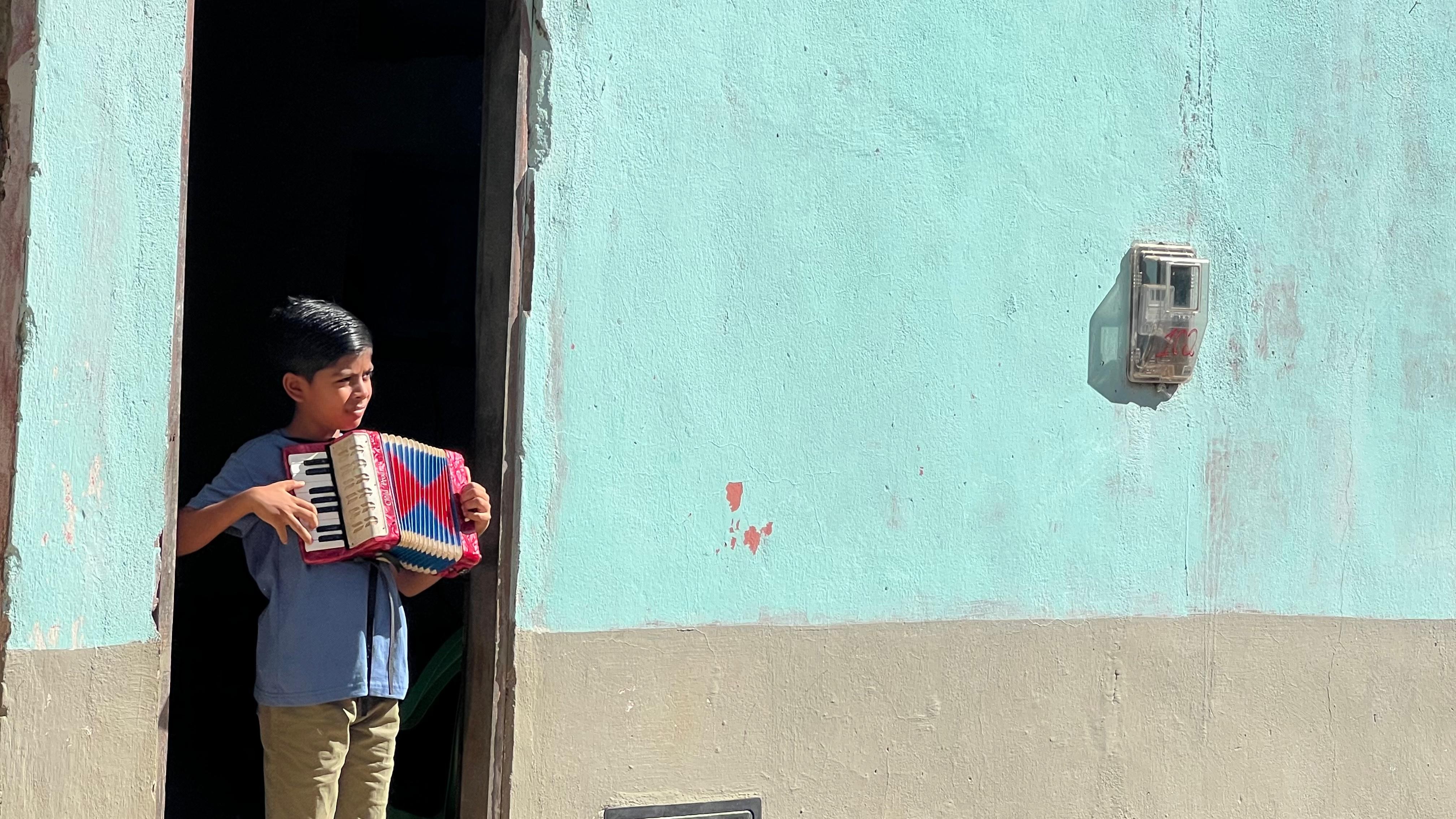 Com talento e sanfona na mão, menino de 11 anos do interior do  RN sonha em viver da música