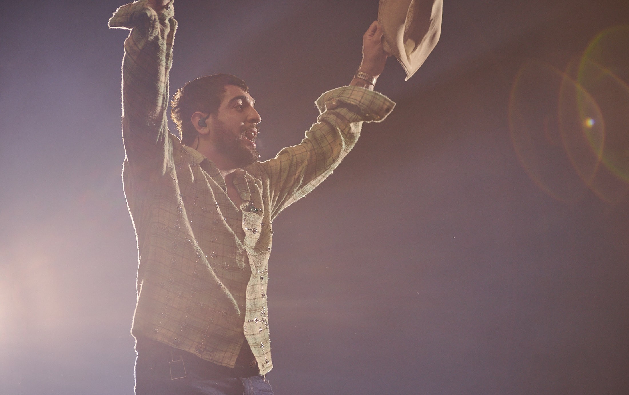 Homenagem a Rafa Kalimann, pedido de casamento e paredão marcam show de Nattan no Ribeirão Rodeo Music 2026