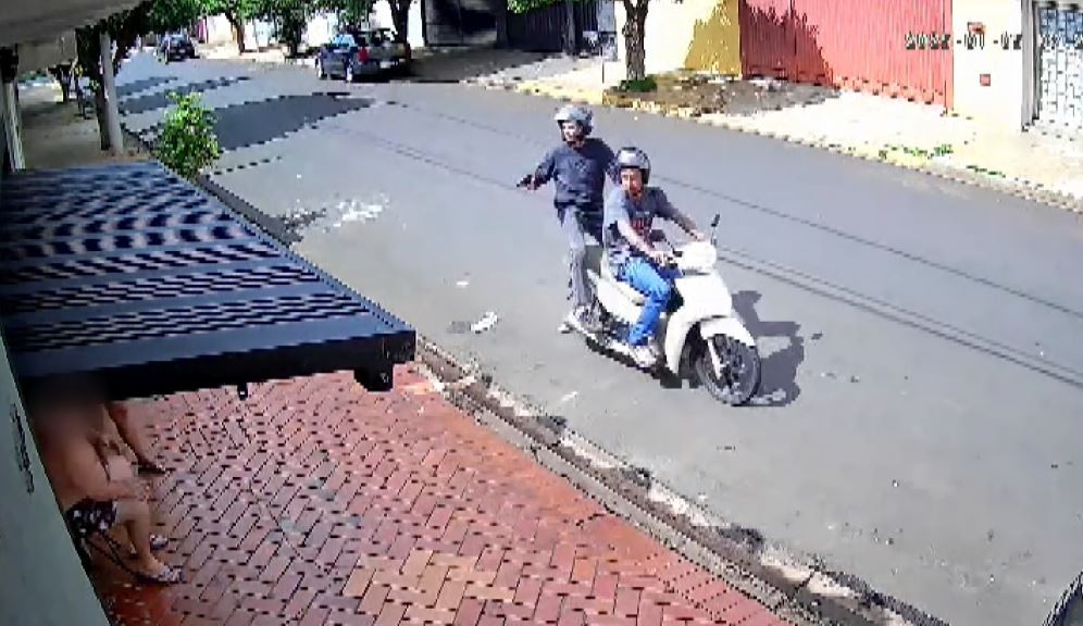 'Durou 20 segundos no máximo', diz biomédico assaltado na porta de casa em Ribeirão Preto