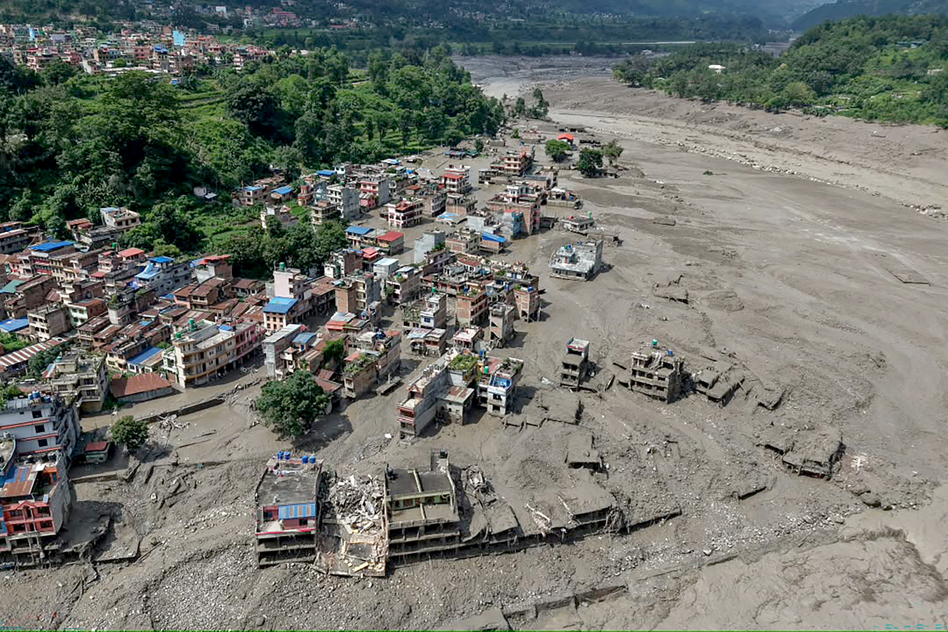 Líderes mundiais reagem à avalanche de lama devastadora que atingiu o Nepal