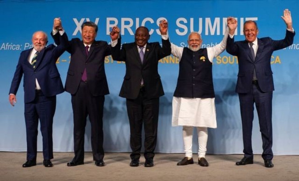 Lideranças do Brasil, Rússia, Índia, China e África do Sul discutiram nova moeda comum em cúpula dos Brics — Foto: Reuters
