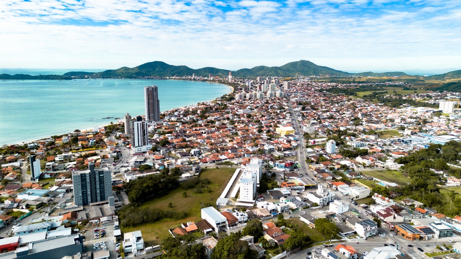 Entre praias, trilhas e parques, Penha desenha nova fase do turismo