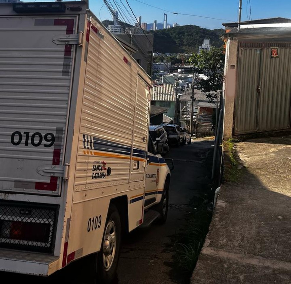 Mulher é presa suspeita de matar namorada a facadas após briga por ciúmes em SC | Santa Catarina | G1