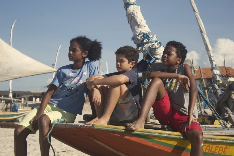 Longa-metragem que resgata memórias das paisagens e festas religiosas do interior do Ceará chega aos cinemas; veja trailer | Ceará | G1