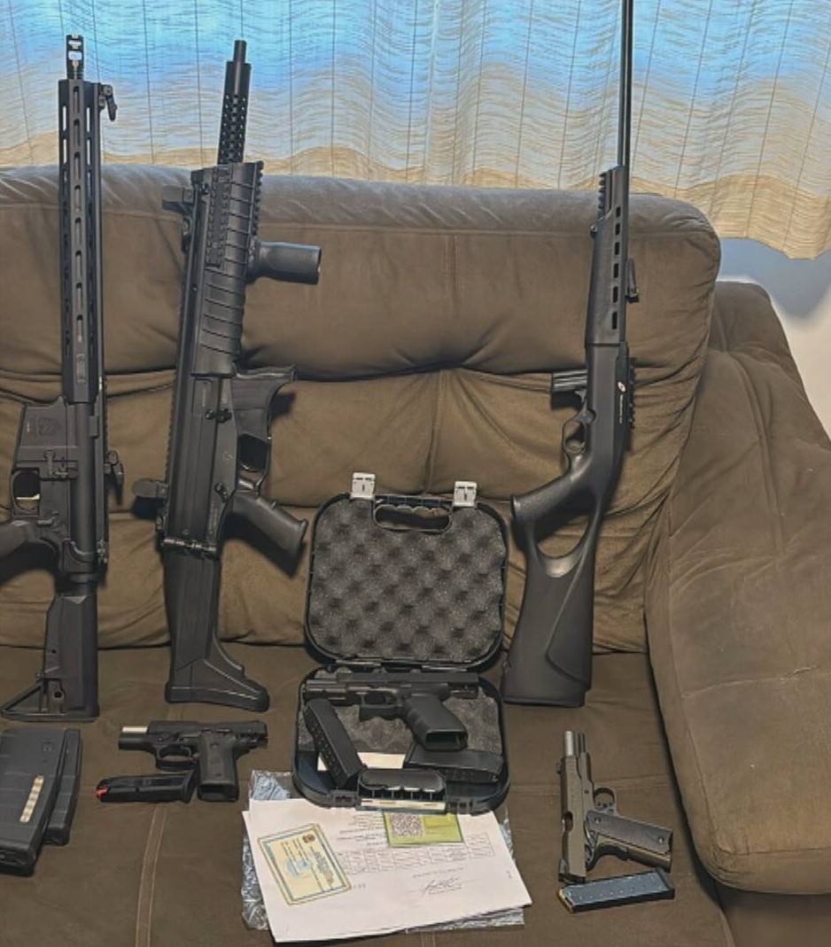 PF mira grupo suspeito de fraudar registros e compra de armas para CACs no RJ