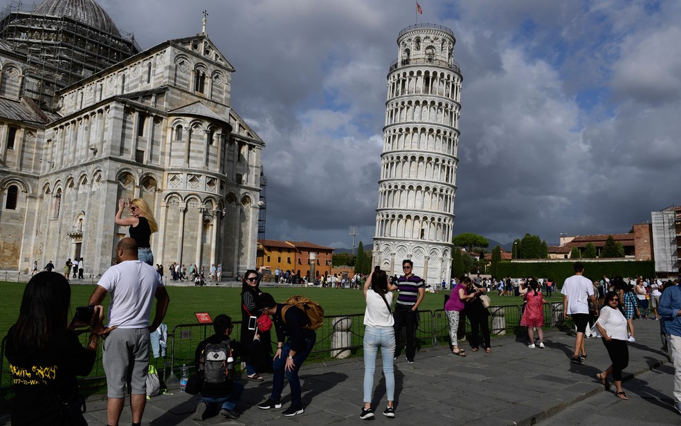 Torre de Pisa, cidade onde Flávia Alves Musto foi detida pela Interpol, é um dos pontos turísticos mais famosos da Itália — Foto: Miguel Medina/AFP