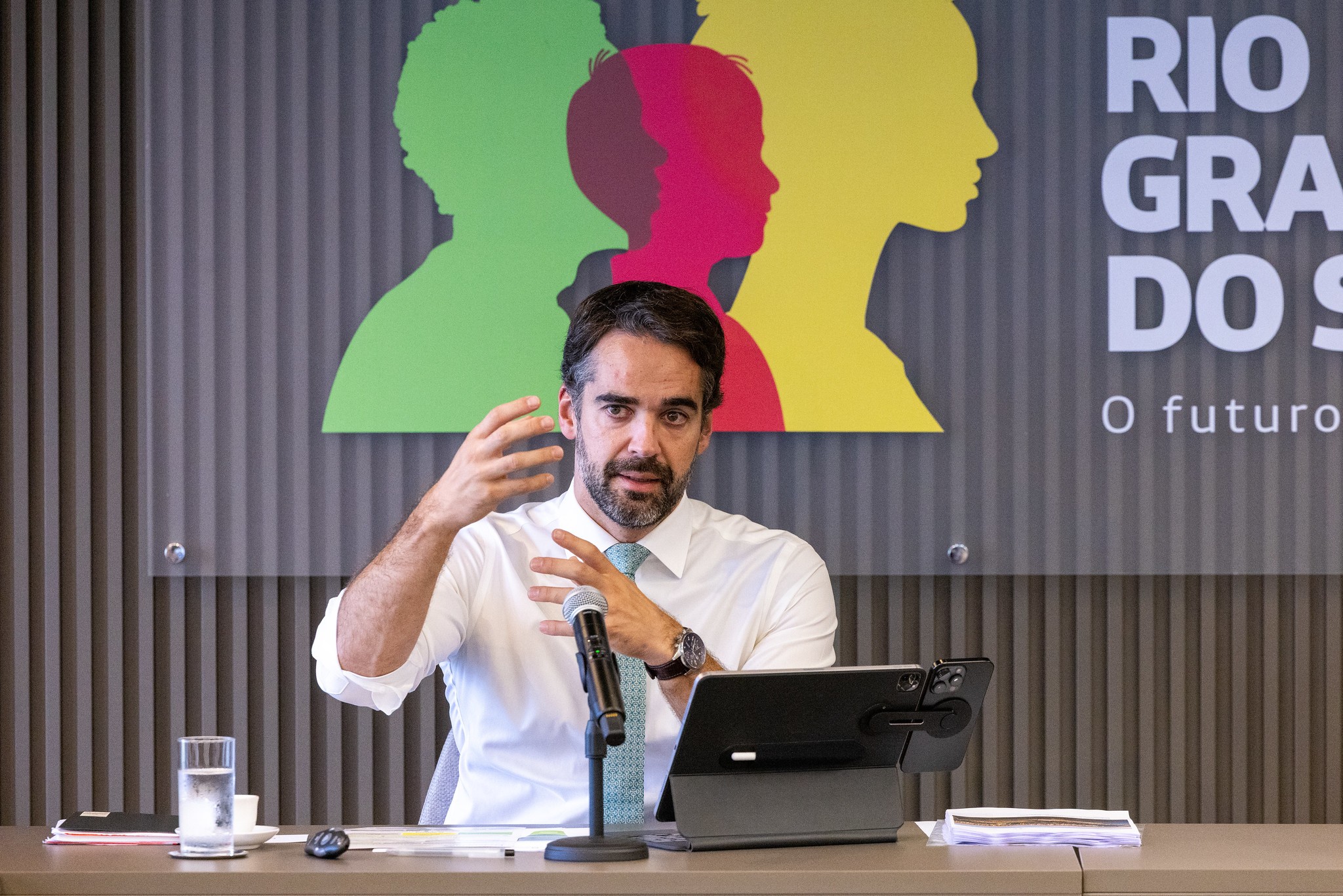 Eduardo Leite defende candidatura à presidência pelo PSD: 'pronto para liderar projeto de despolarização'