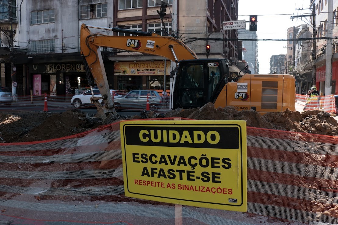 Interdição para obras do VLT é suspensa em trecho da Avenida Conselheiro Nébias, em Santos 