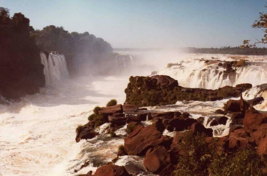 Terras sagradas X usina hidrelétrica: como construção da Itaipu causou 'apagamento violento' de indígenas do Paraná