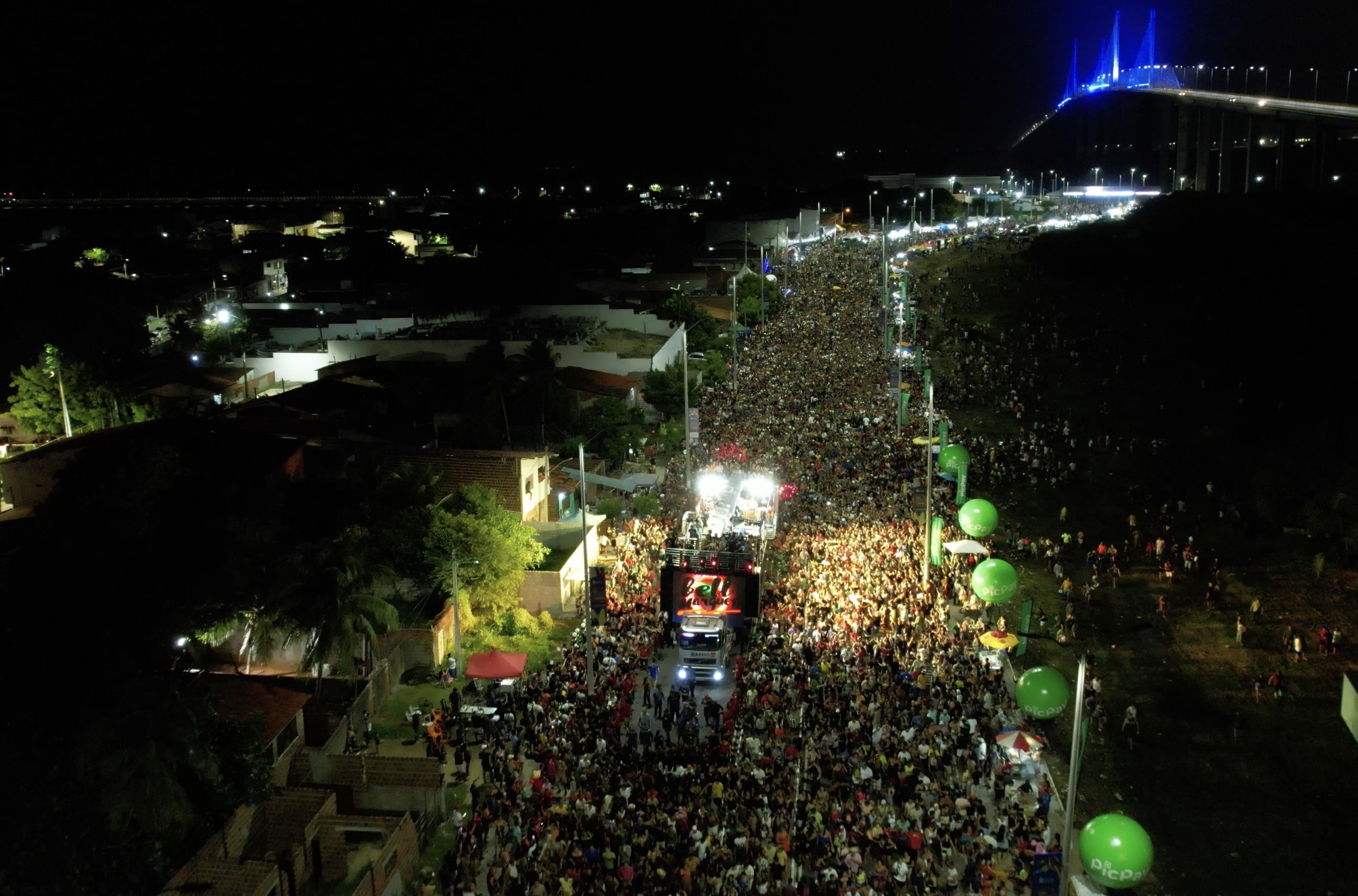 Abertura do São João de Natal reúne 75 mil pessoas na Redinha; veja vídeo
