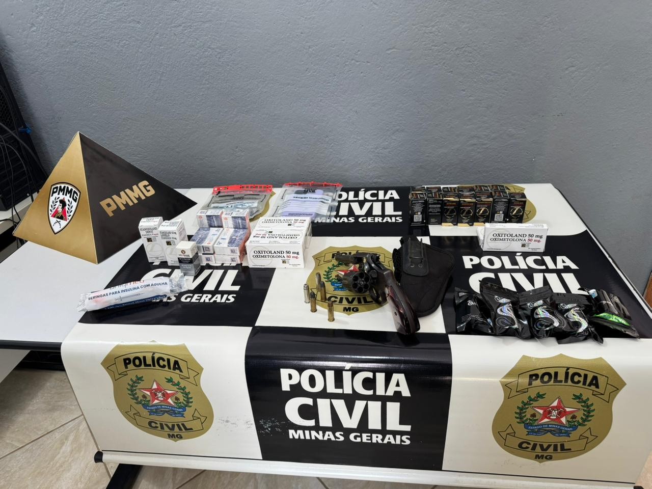 Homem é preso por venda irregular de medicamentos e anabolizantes em Sabinópolis