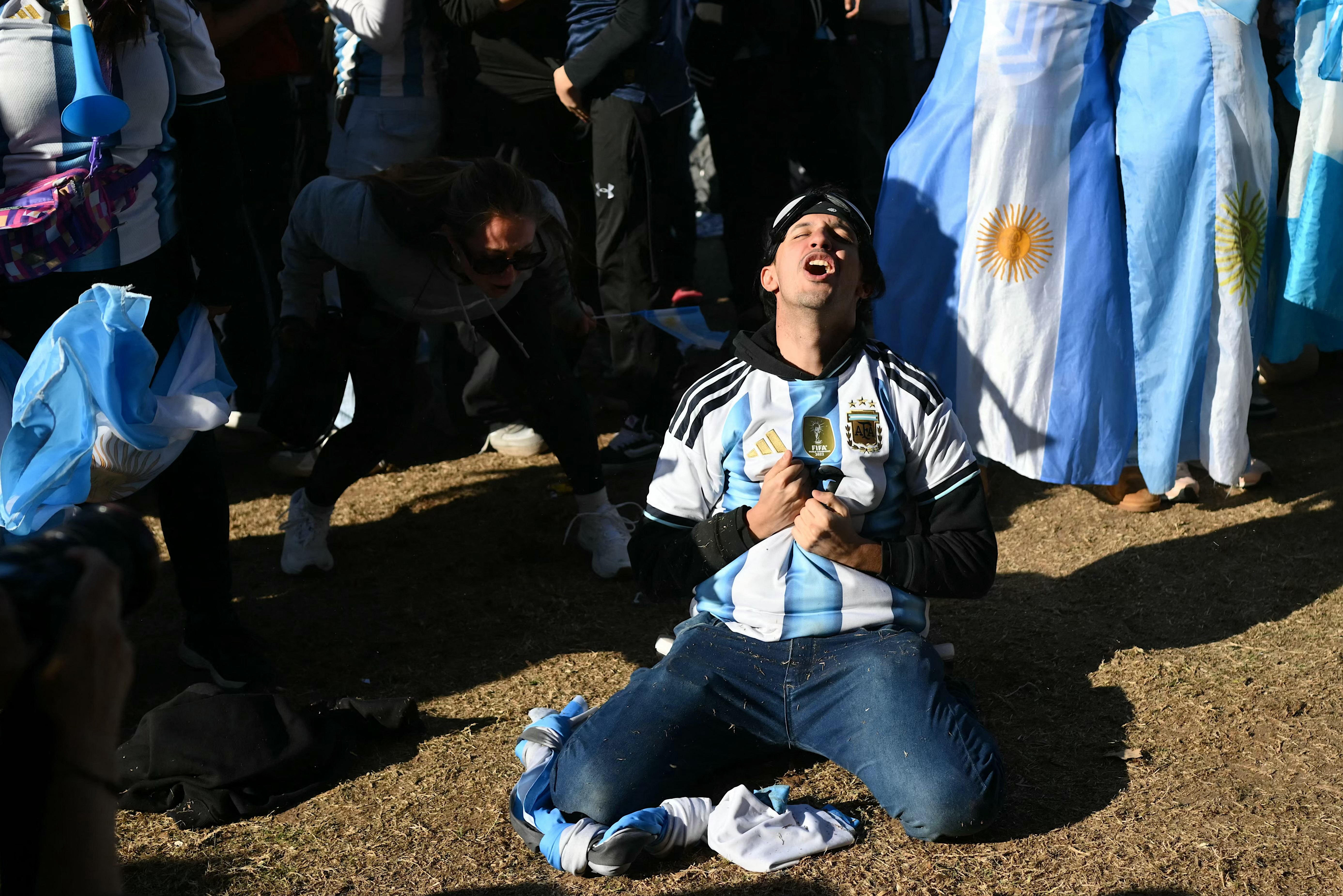 VÍDEO mostra torcida argentina no momento exato do gol da virada