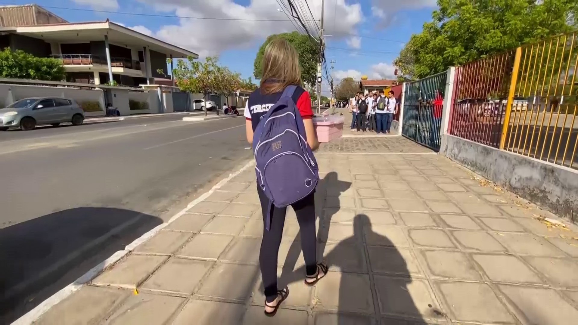 Estudante que vende bolo na escola para ajudar a família quer usar nota do Enem para estudar medicina veterinária