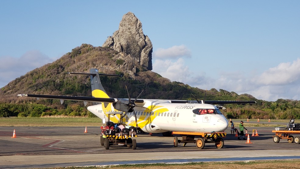 Avião da Voepass em Fernando de Noronha — Foto: Ana Clara Marinho/TV Globo