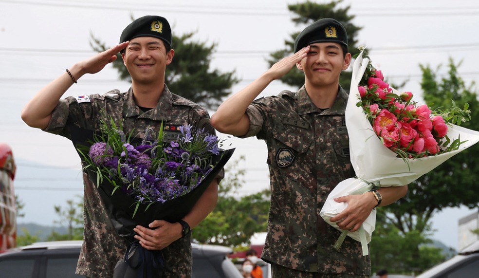 RM e V do BTS dispensados do exército
