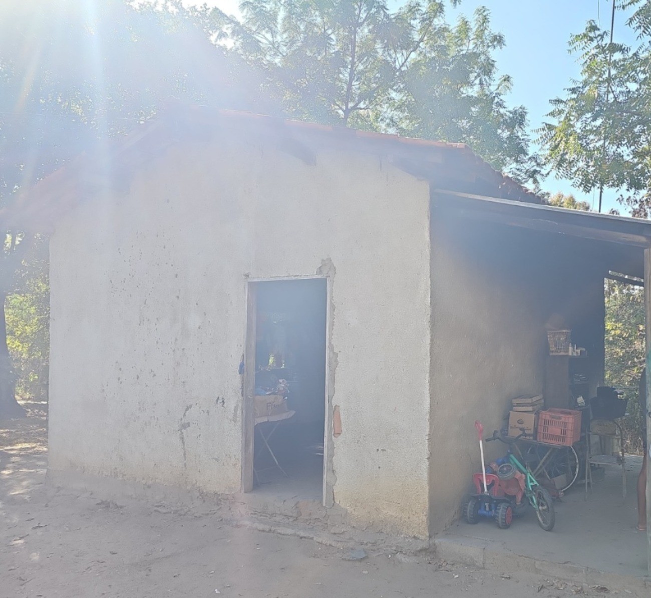 Trabalhador, esposa e filhos de 6 e 9 anos são resgatados de fazenda, em Januária